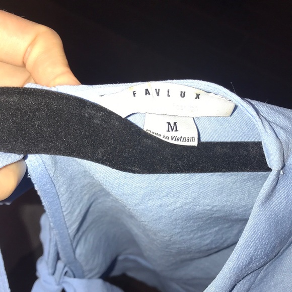 LF favlux Top with Back Bow tie detail puff sleeve - Picture 9 of 9